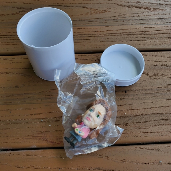 The Office TV Mini Figure Blind Box Pam Beesly Artist Painter Figurine NEW - Picture 2 of 5